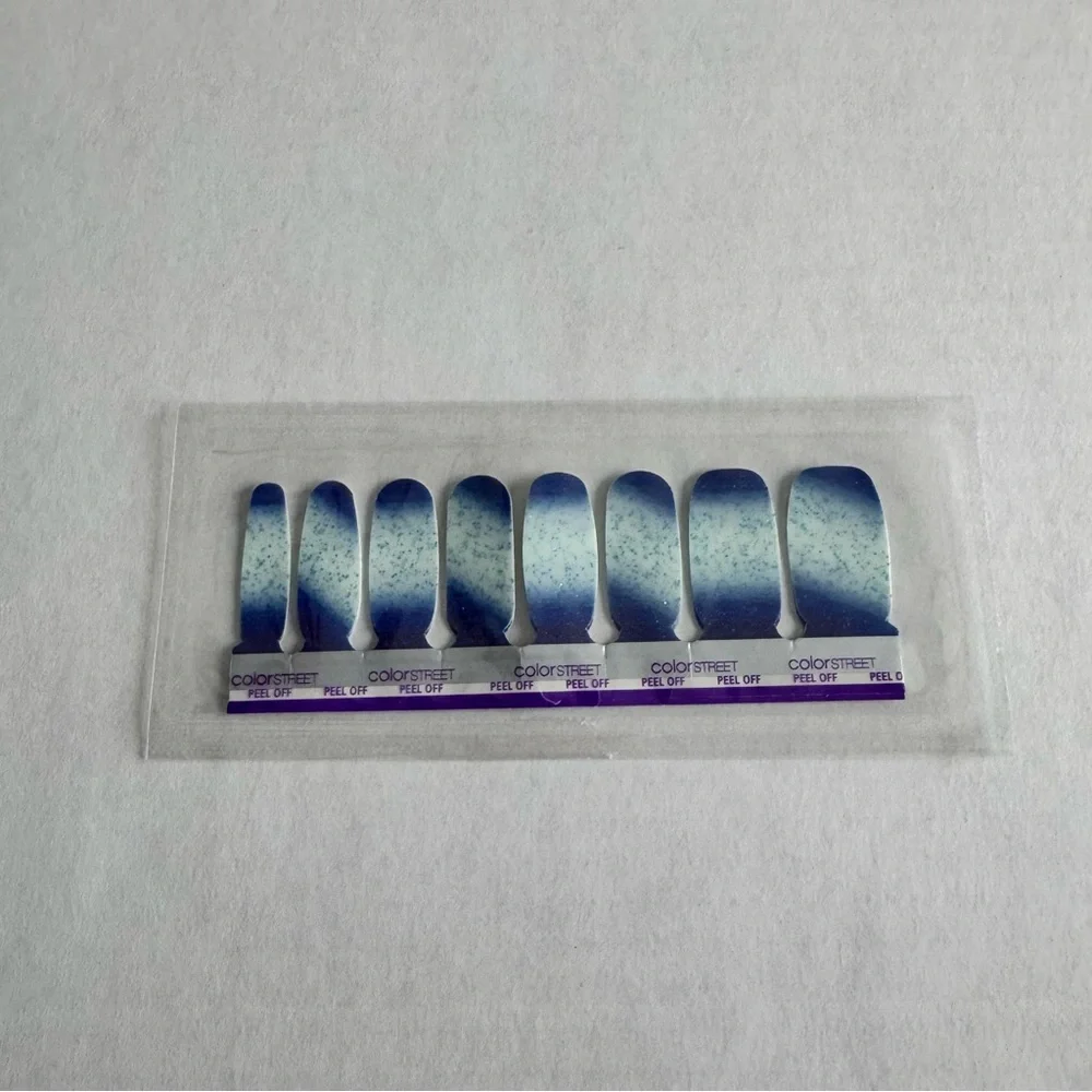 *Exclusive* Color Street: Frosted Fizz | Blue Ombre Glitter Winter Holiday Party - Picture 5 of 12